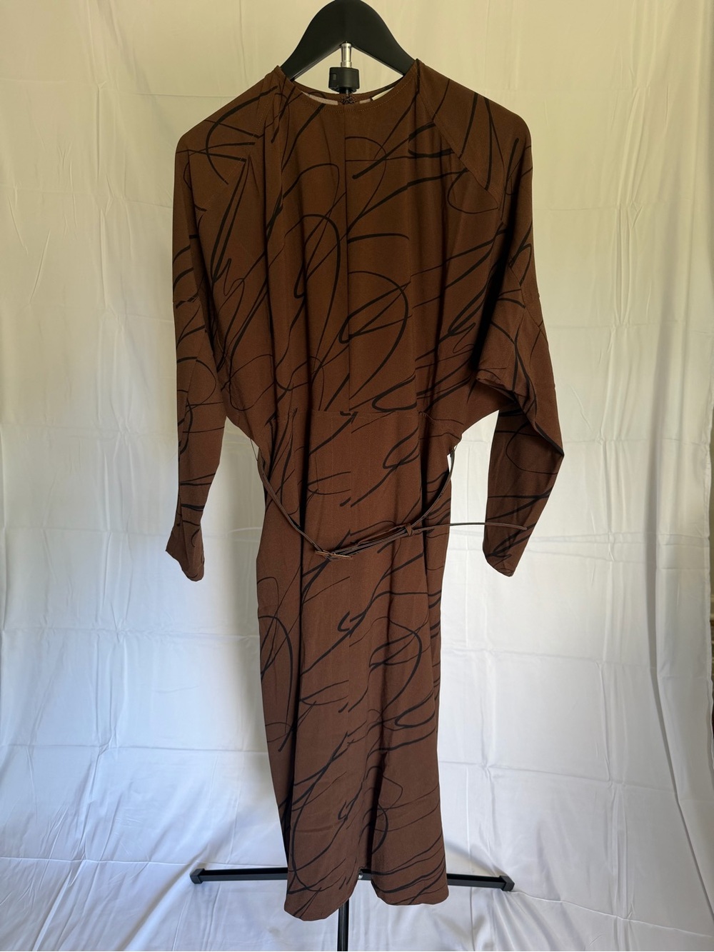 Tuckernuck Brown Midi Dress with Black Abstract Scribble
